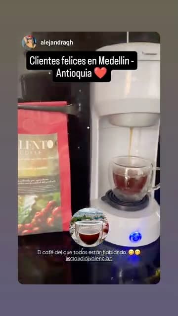Historia de Instagram de Alejandra Quintero mostrando el café ValenTo preparándose en una cafetera